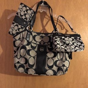 💯Coach F21899 Tote/Wallet/Wristlet Set ($250)